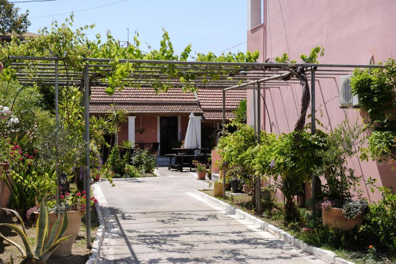 Mouzakitis Apartments 3 أريلاز المظهر الخارجي الصورة